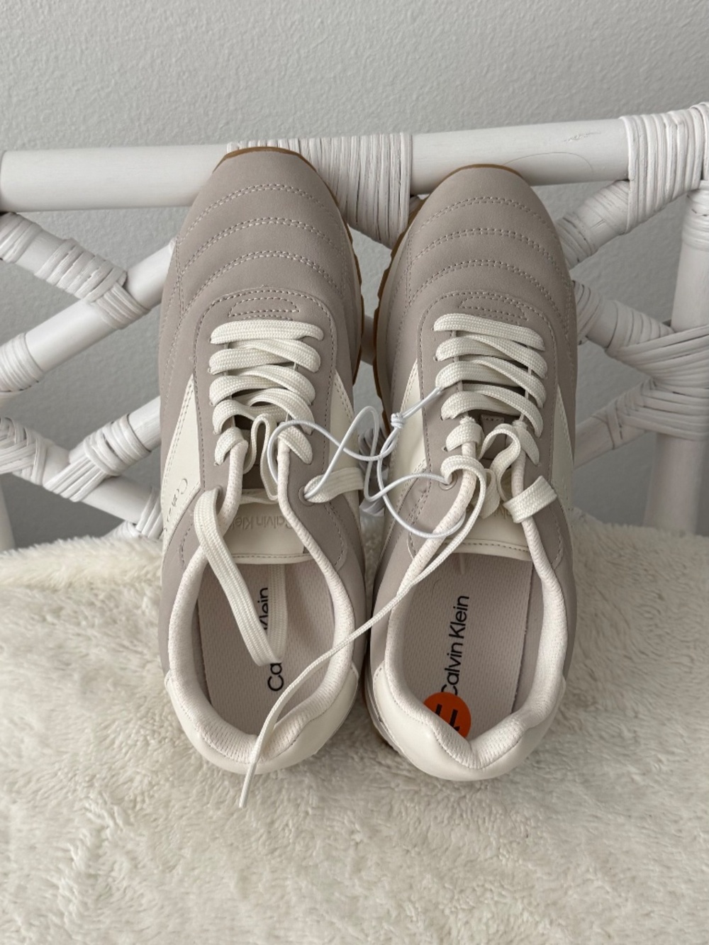 Calvin Klein Women's Koccallena-R Gray White Lace Up Sneakers 11 M NWOB - Picture 4 of 10